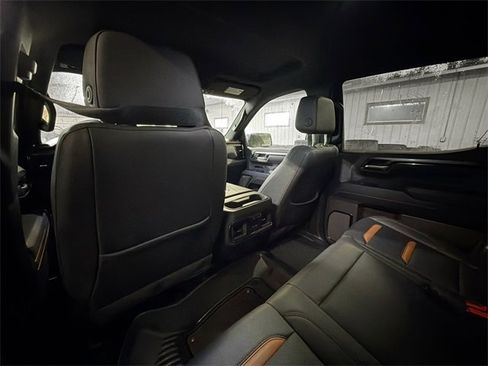 Used 2022 GMC Sierra 1500 AT4 w/ AT4 Premium Package image 9