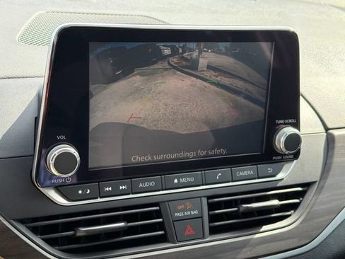 Used 2024 Nissan Altima 2.5 SV FWD image 23