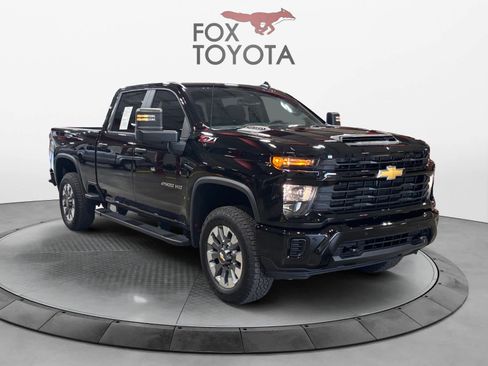 Used 2025 Chevrolet Silverado 2500 Custom w/ Custom Value Package image 8