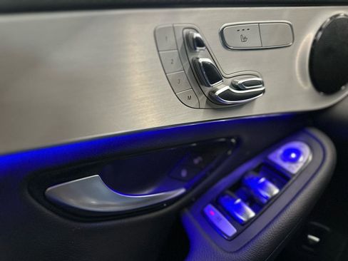 Used 2021 Mercedes-Benz GLC 300 4MATIC w/ Premium Package image 29