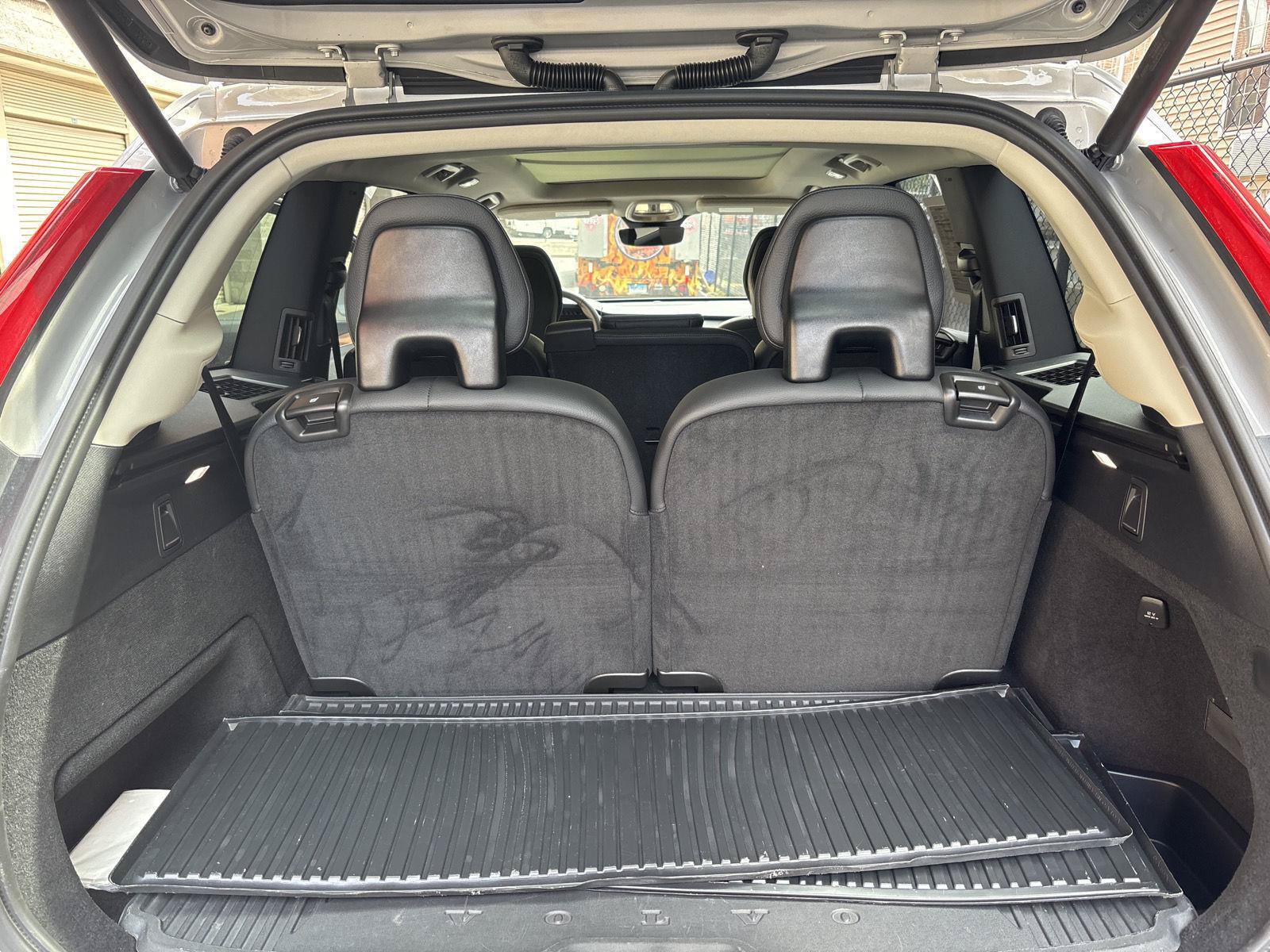 Used 2024 Volvo XC90 B5 Plus AWD/4WD image 28