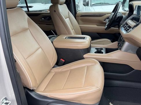 Used 2021 Chevrolet Tahoe Premier w/ Premium Package AWD/4WD image 13