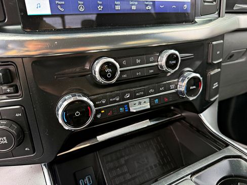 Used 2022 Ford F150 Lariat w/ Equipment Group 502A High image 18