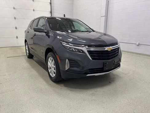 Used 2022 Chevrolet Equinox LT image 2