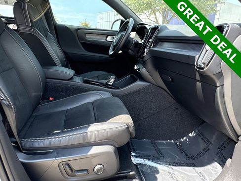 Used 2021 Volvo XC40 P8 Recharge w/ Advanced Package image 29