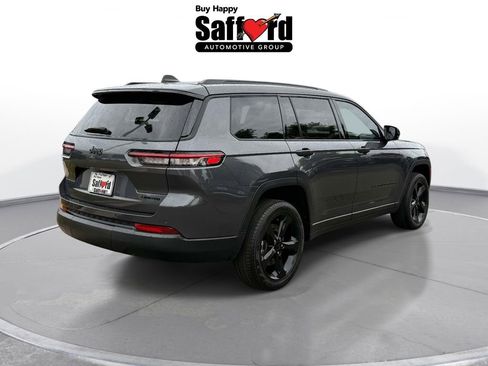 Used 2024 Jeep Grand Cherokee L Limited w/ Black Appearance Package AWD/4WD image 9