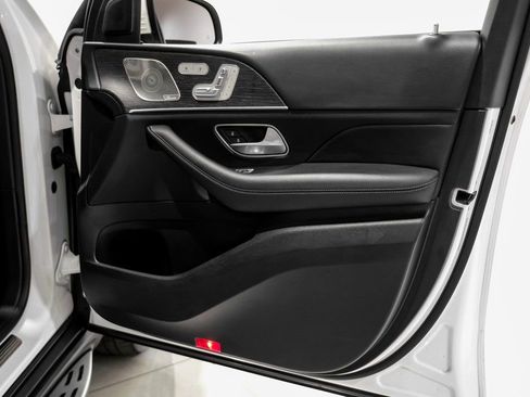 Used 2024 Mercedes-Benz GLS 450 4MATIC image 42