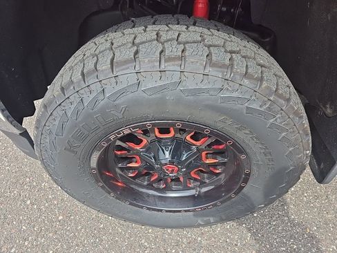 Used 2019 GMC Sierra 2500 SLT w/ Duramax Plus Package AWD/4WD image 4