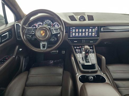 Used 2022 Porsche Cayenne Turbo S w/ Assistance Package AWD/4WD image 18