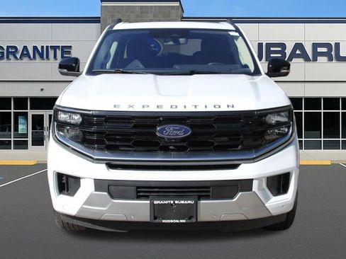 Used 2025 Ford Expedition Max Platinum AWD/4WD image 5