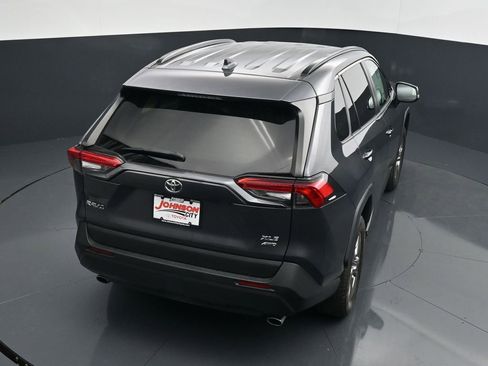 Used 2022 Toyota RAV4 XLE AWD/4WD image 28