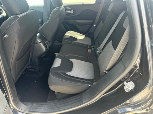 Used 2014 Jeep Cherokee Latitude w/ Comfort/Convenience Group FWD image 12