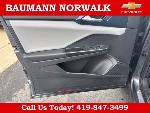 Used 2023 Volkswagen Taos SE FWD image 19