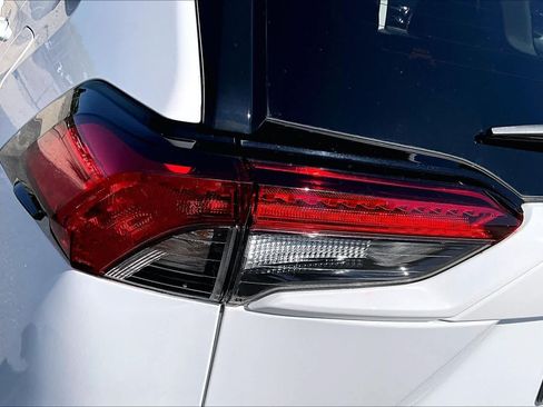 Used 2024 Toyota RAV4 LE AWD/4WD image 28