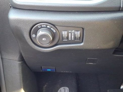 New 2026 Chrysler Pacifica Limited image 15