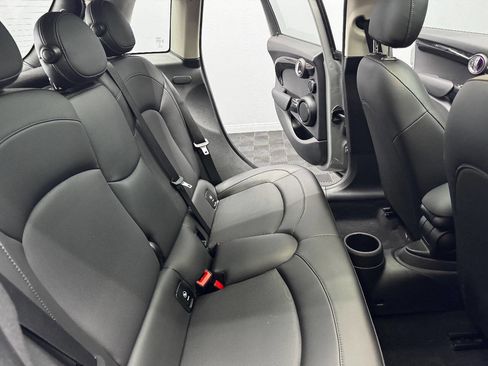 Used 2019 MINI Cooper 4-Door Hardtop w/ Premium Package image 48