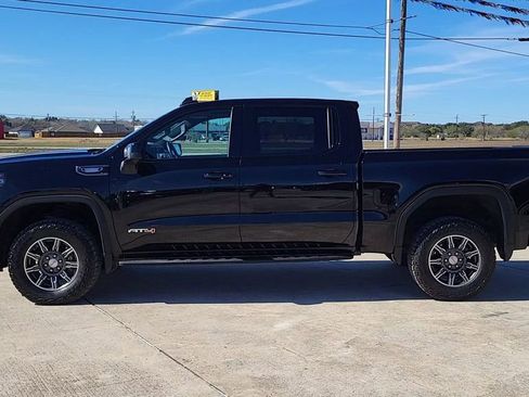 Used 2024 GMC Sierra 1500 AT4 w/ Technology Package image 5