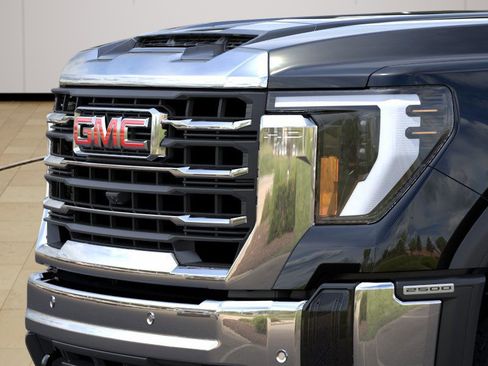 New 2025 GMC Sierra 2500 SLE w/ SLE Value Package; image 23
