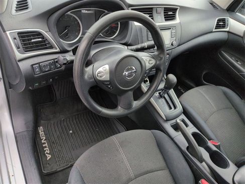 Used 2018 Nissan Sentra S image 11