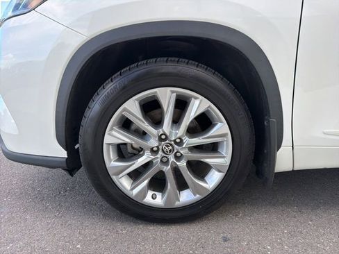 Used 2021 Toyota Highlander Limited AWD/4WD image 4