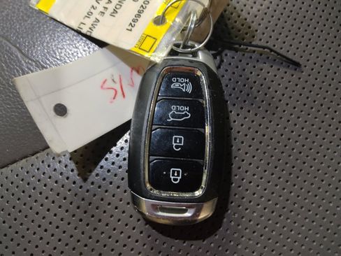 Used 2020 Hyundai Santa Fe Limited image 32