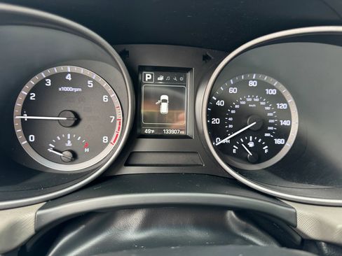 Used 2018 Hyundai Santa Fe Sport image 18