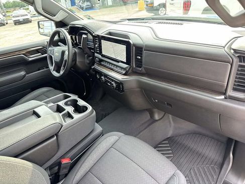 Used 2023 Chevrolet Silverado 1500 LT AWD/4WD image 30