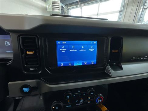 Used 2021 Ford Bronco Badlands image 16