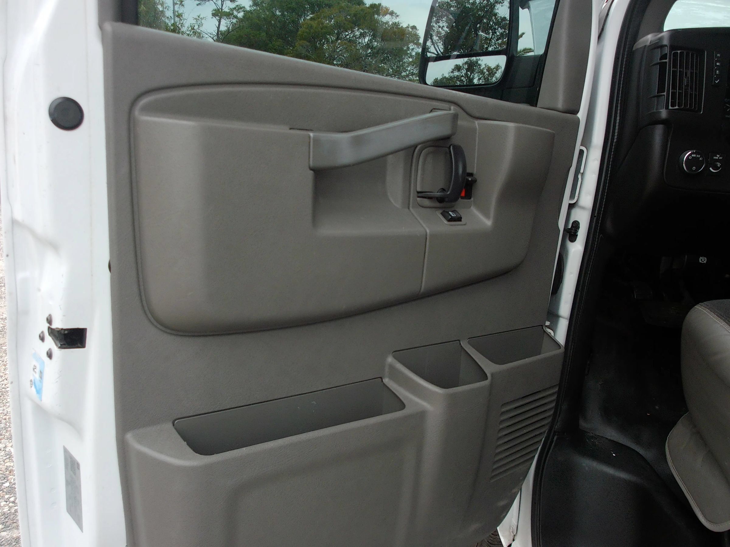 Used 2020 GMC Savana 2500 w/ Driver Convenience Package RWD image 11