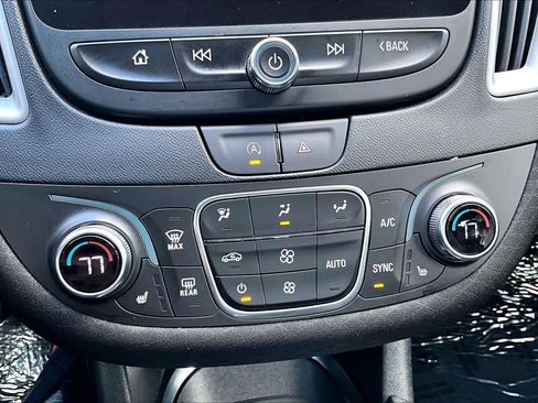 Used 2024 Chevrolet Malibu LT image 32