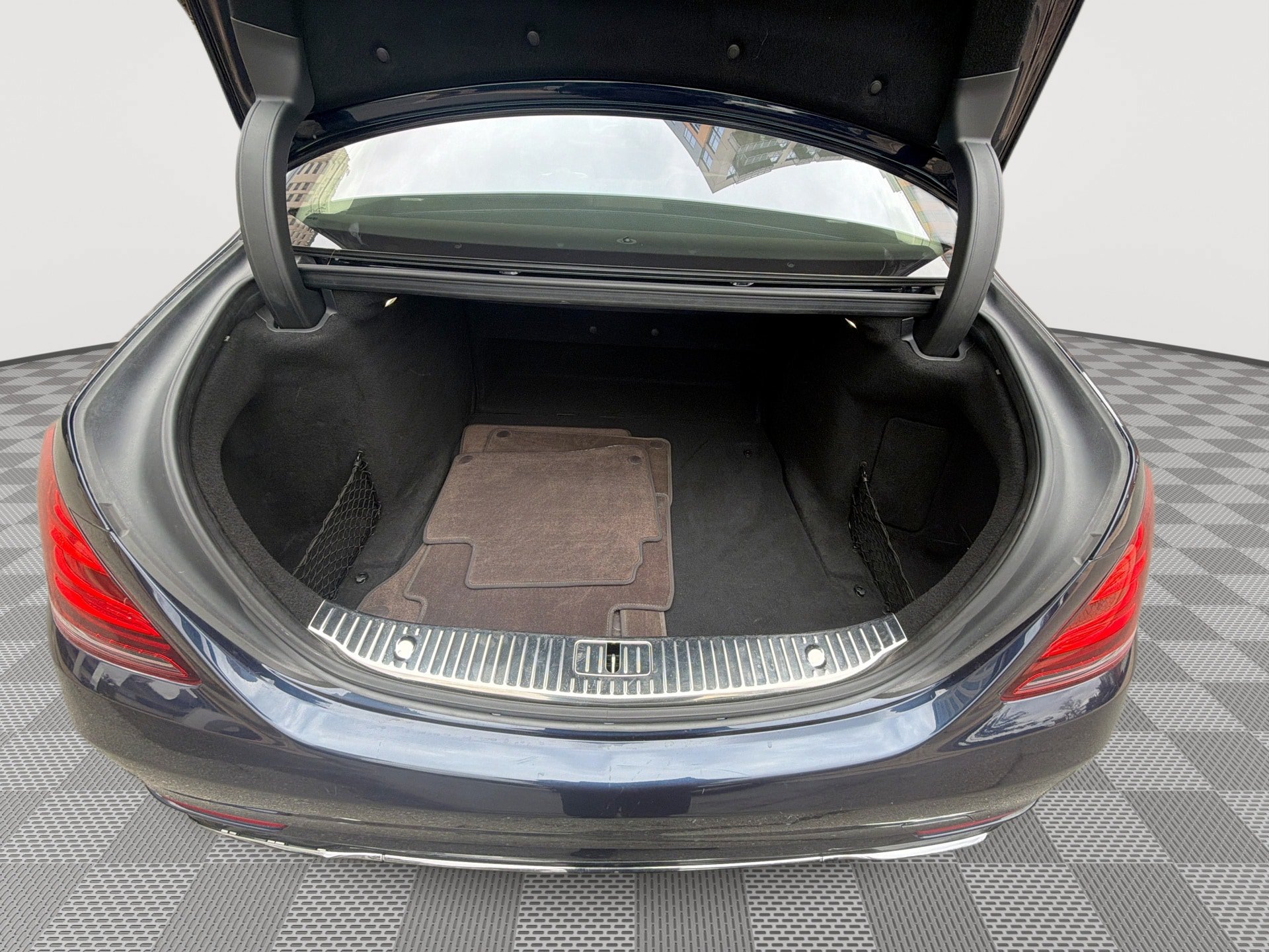 Used 2020 Mercedes-Benz S 560 4MATIC Sedan image 22