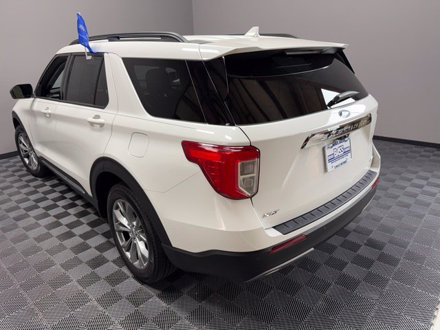 Used 2022 Ford Explorer XLT w/ Equipment Group 202A AWD/4WD image 9