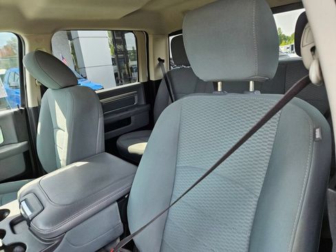 Used 2018 RAM 1500 Classic SLT AWD/4WD image 16