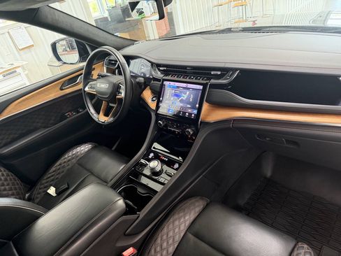 Used 2023 Jeep Grand Cherokee L Summit AWD/4WD image 37