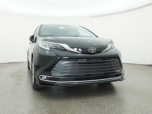 New 2026 Toyota Sienna Limited image 64