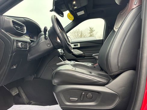 Used 2022 Ford Explorer Platinum w/ Equipment Group 601A image 19