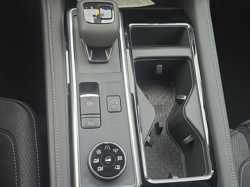 New 2025 Nissan Pathfinder SV image 21