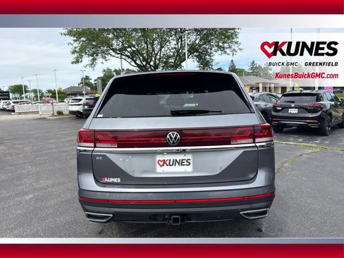 Used 2025 Volkswagen Atlas SE FWD image 8