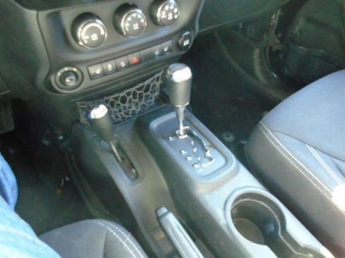 Used 2014 Jeep Wrangler Sahara w/ Connectivity Group image 15