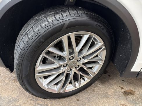 Used 2023 Acura MDX SH-AWD w/ Advance Package image 5