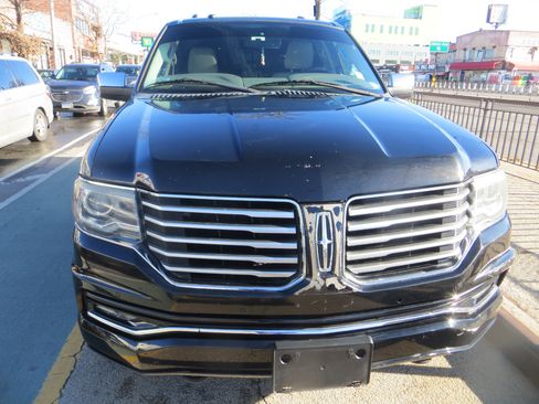 Used 2017 Lincoln Navigator L Select image 2