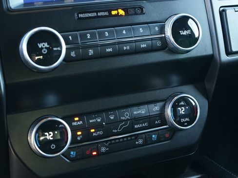 Used 2021 Ford Expedition Limited image 22