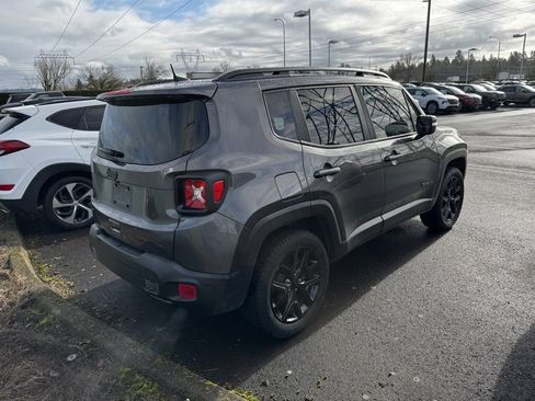 Used 2018 Jeep Renegade Altitude image 4