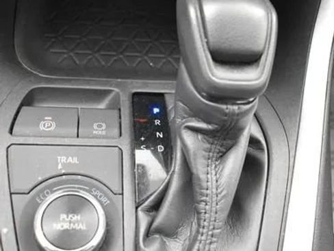 Used 2024 Toyota RAV4 XLE AWD/4WD image 35