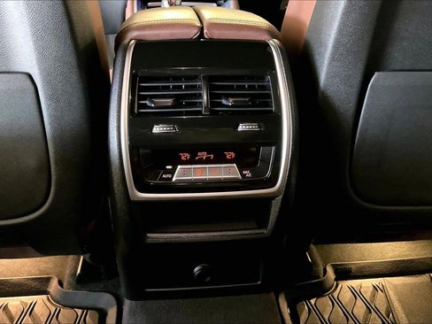 Used 2021 BMW X6 sDrive40i w/ Executive Package image 34