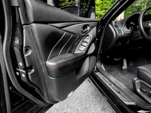 Used 2018 INFINITI Q50 Red Sport 400 w/ Sensory Package (Sport) image 15