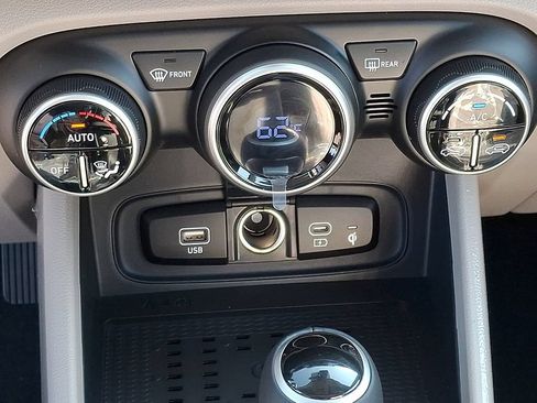 New 2026 Hyundai Venue SEL FWD image 12