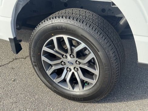 Used 2022 Ford F150 Lariat w/ Equipment Group 501A Mid image 5