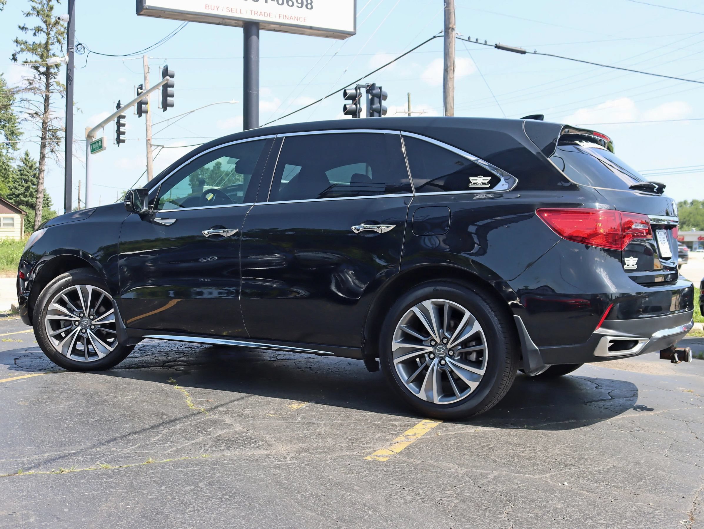 Used 2017 Acura MDX w/ Technology Package AWD/4WD image 10