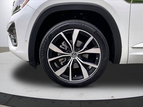 Used 2024 Volkswagen Atlas SEL Premium R-Line AWD/4WD image 36